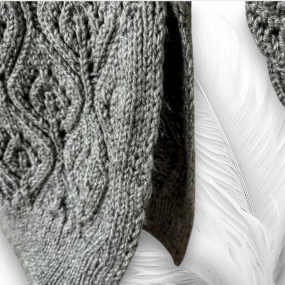 Gray Knitted Sweater with Leaf Pattern Cozy Handmade Wool Blend Pullover 🩶 - Picture 7 of 12